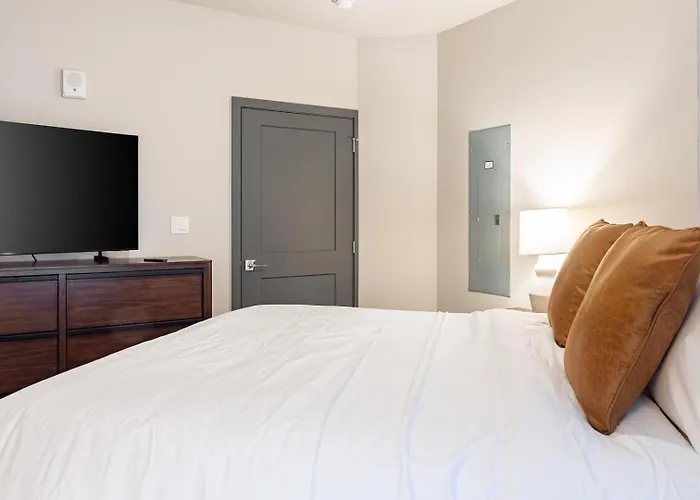 Apartment Landing - Santa Fe Square