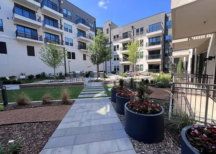 Landing - Santa Fe Square Apartment