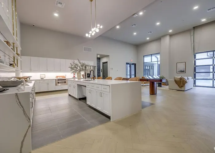 Landing - Santa Fe Square Apartment Tulsa