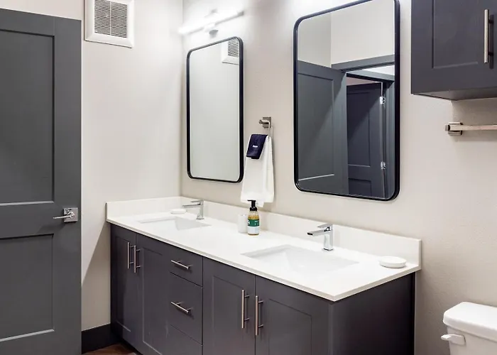 Apartment Landing - Santa Fe Square *